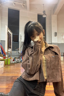 瞒着丈夫说在公司加班日剧